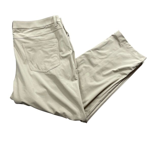 Lululemon 40 Mens Beige Pants Zipper Pockets Straight Leg Casual Golf 40 x 28 - Picture 1 of 5